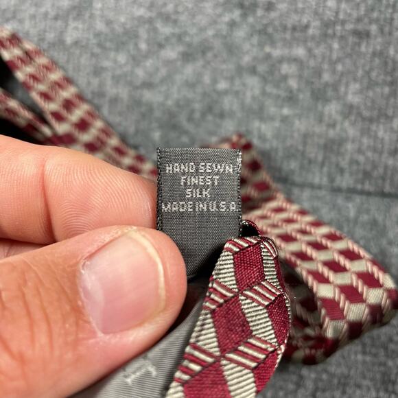 Robert Talbott for Park & Co. Tie 4"X57" Red Geometric AOP Hand Sewn Silk USA - Picture 7 of 10